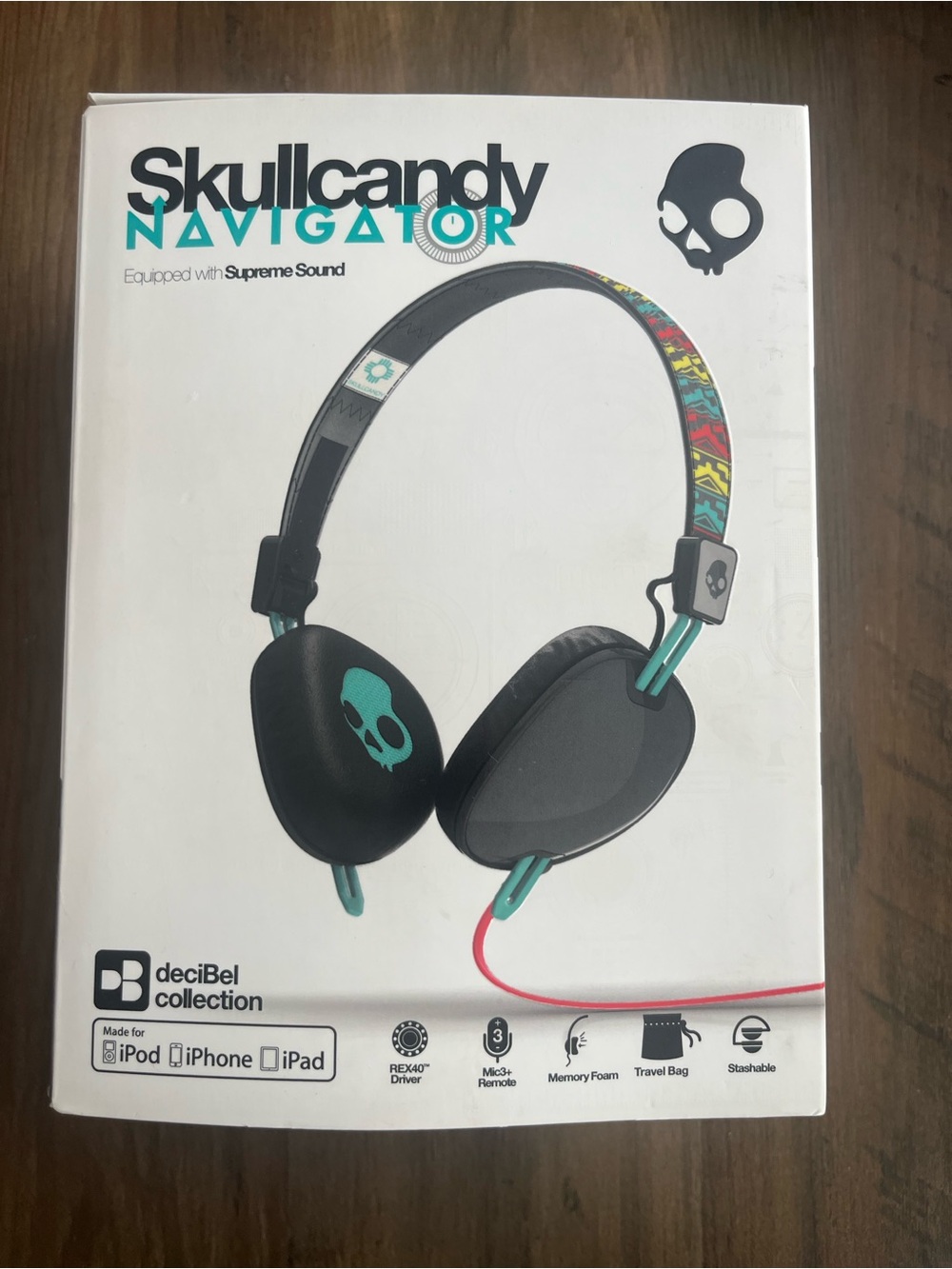 SKULLCANDY Navigator Headphones White with Teal and Red Accents Wired